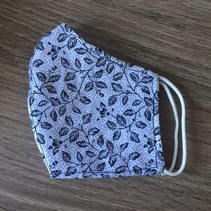 Black and white facemask